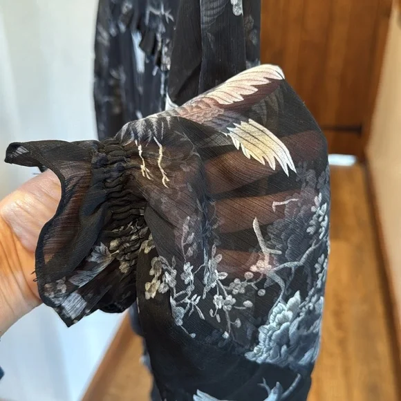 Elegant Black Floral Women's Top small. NWOT - Picture 6 of 8